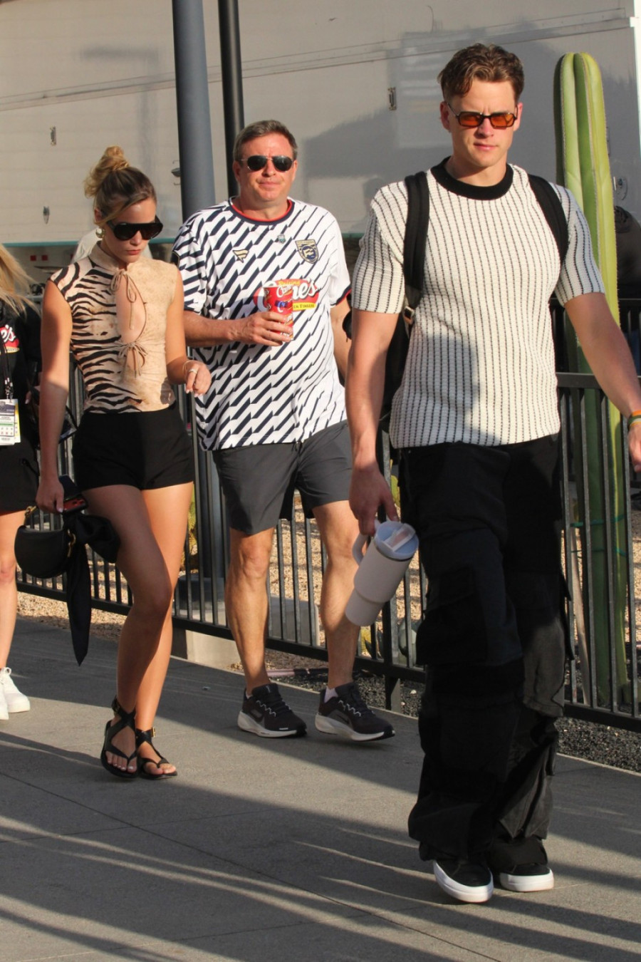 Novi slavni par već na meti uvreda: On izgleda kao da ga je sramota FOTO/VIDEO