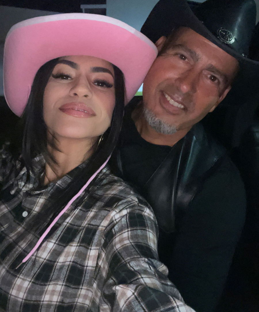 Uprkos kritikama, ova žena je rekla da muškarcu koji može otac da joj bude FOTO