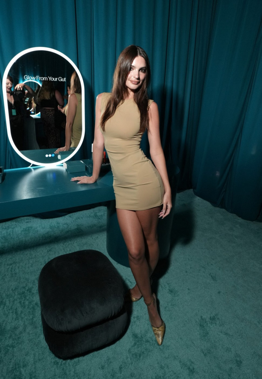 Nije gola, ali svi pričaju o njoj: Vrti mi se u glavi od tih dugih nogu FOTO