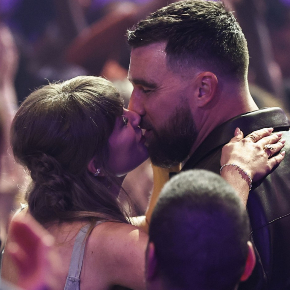 Prvi put na crvenom tepihu sa čovekom kog voli godinama FOTO/VIDEO