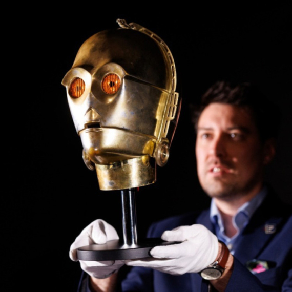 Glava robota iz "Ratova zvezda" prodata za milion dolara FOTO