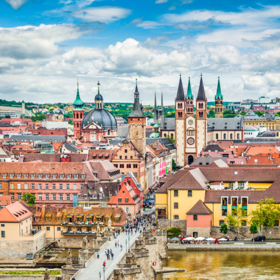 Nemački biser na Majni: Grad vina, istorije i arhitekture osvaja na prvi pogled VIDEO