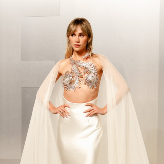 Glasine o tajnom venčanju prekinula serijom vrelih fotki: "Nemoguće da ima ovakvo telo" FOTO