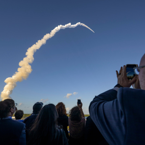 Internet se usijao zbog jedne rečenice: Dečak rekao ono što svi misli o misiji Artemis II VIDEO