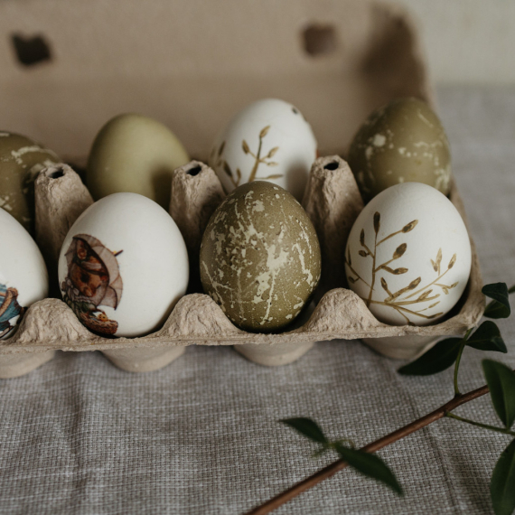 Pet prirodnih načina za farbanje jaja koja ćete obožavati