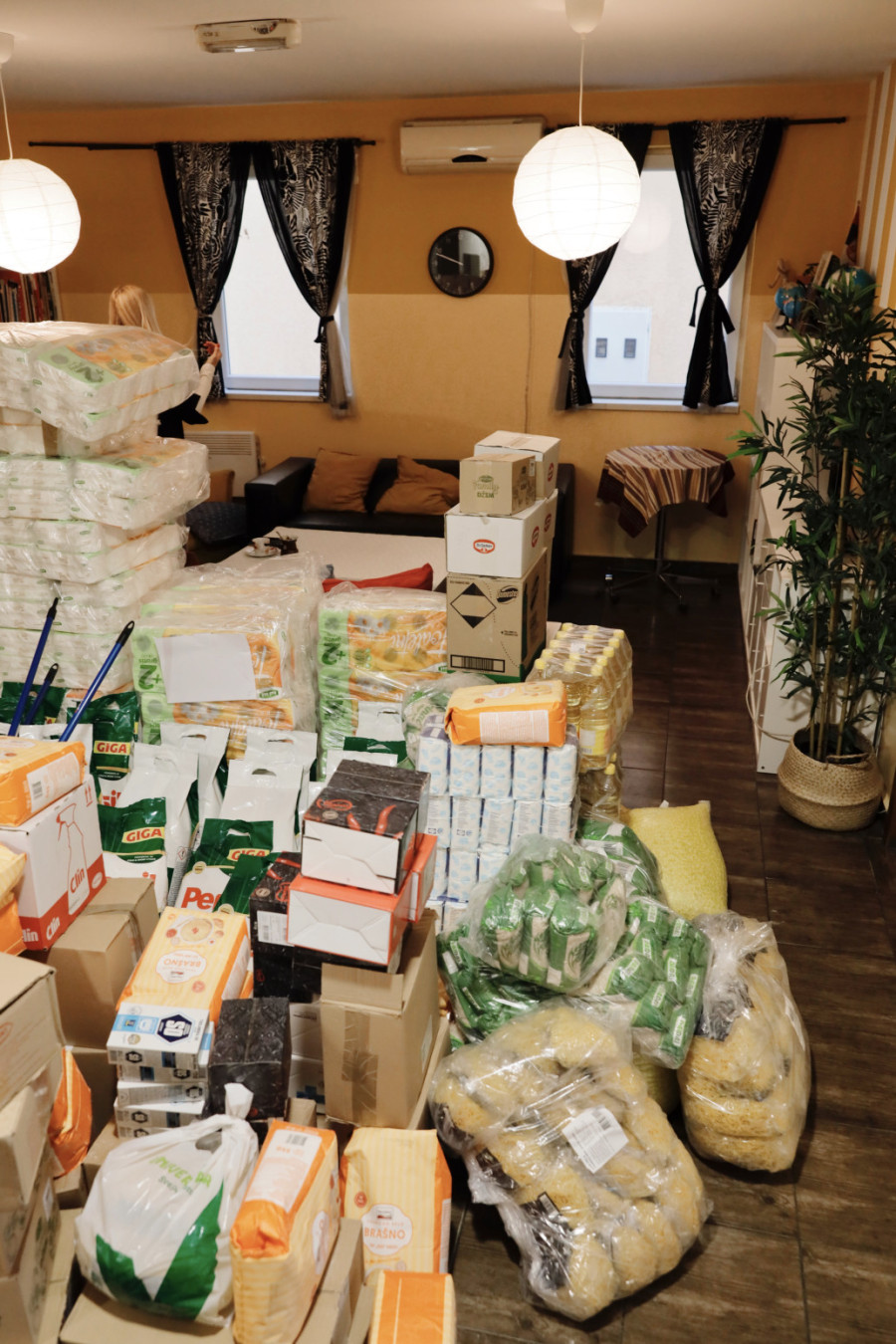 Kraj Meseca žena obeležila donacija Sigurnoj kući u Beogradu