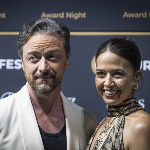 Slavni glumac priznao da je pre četiri godine dobio sina: "Kasno očinstvo je lakše"