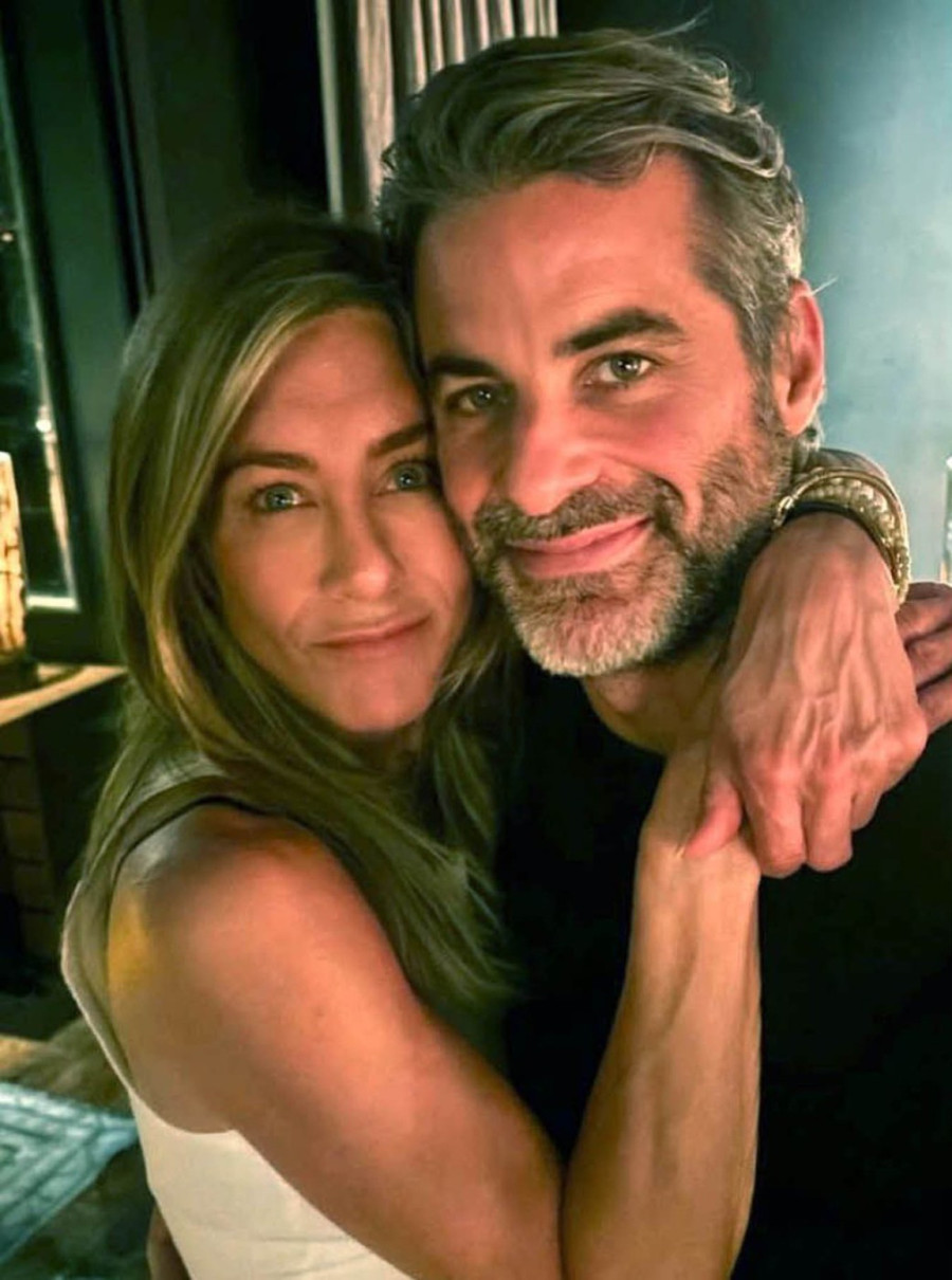 Dženifer Aniston objavila retku fotografiju svog zgodnog dase i svet je poludeo FOTO