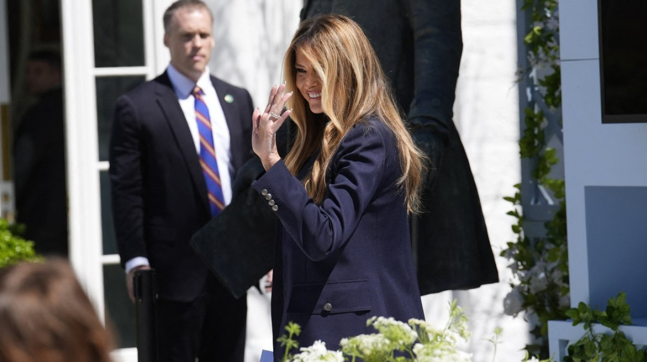 Melanija Tramp opet je najlepša: Za besprekoran stajling ne treba puno FOTO/VIDEO