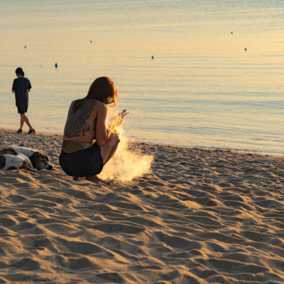 Šok na plaži: Turistkinja kažnjena zbog jedne stvari koju svi rade VIDEO