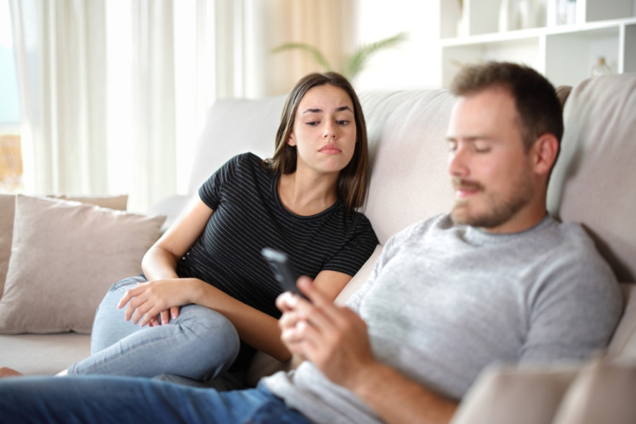 Ili vas drže zajedno ili zbog njih raskidate preko noći: Šta su crvene linije u vezi?