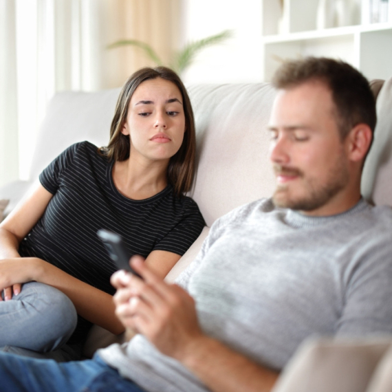 Muškrci, žao nam je: Ovo su jasni znakovi da vas žena više ne voli