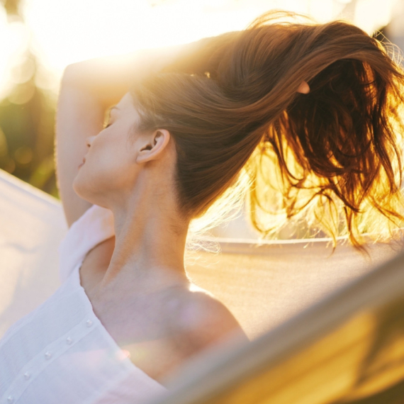 Ruskinje znaju najbolje: Maska od tri prirodna sastojka za gušću i zdraviju kosu