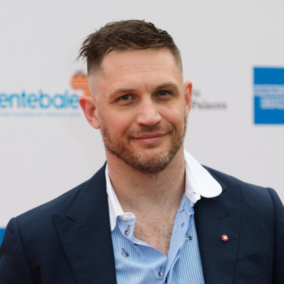 Ni traga od onog zavodnika – slavni lepotan izneverio: "Plače mi se kad ga vidim" FOTO