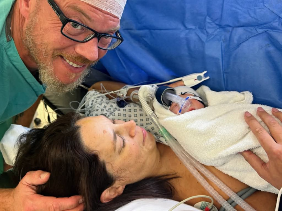 Nakon četiri pobačaja i sedam vantelesnih oplodnji, konačno je rodila u 48. godini FOTO