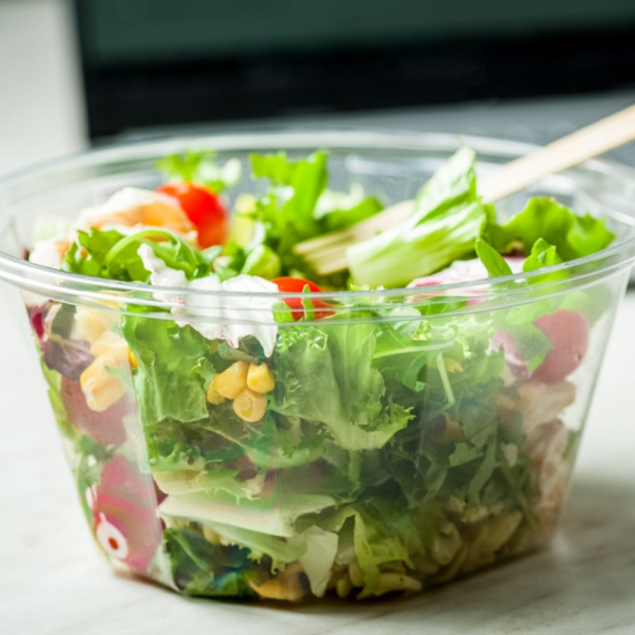 Zašto nije preporučljivo da konzumirate zapakovane salate? Morate da znate