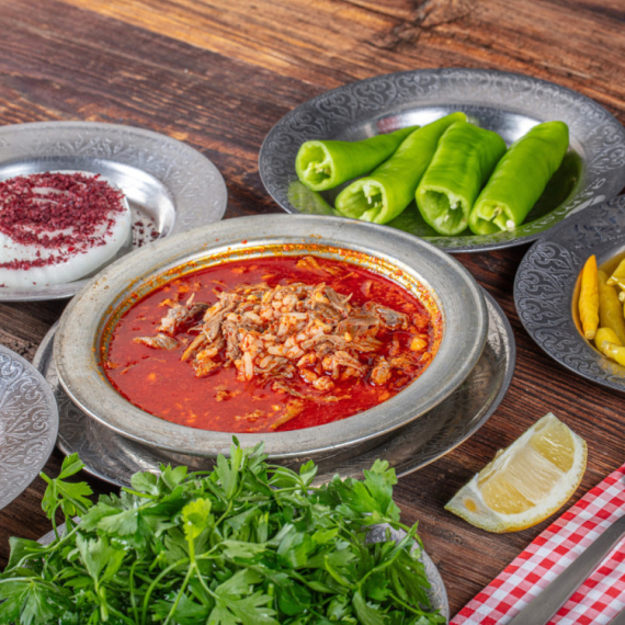 Turci pobesneli zbog poteza Grka: "Ponovo hoće da prisvoje tradicionalno jelo"