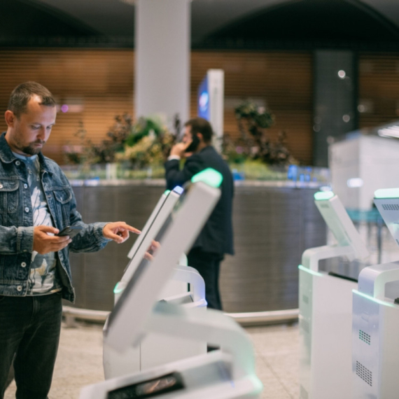 Zbog jedne greške možete ostati bez telefona na aerodromu: Evo šta je važno da znate