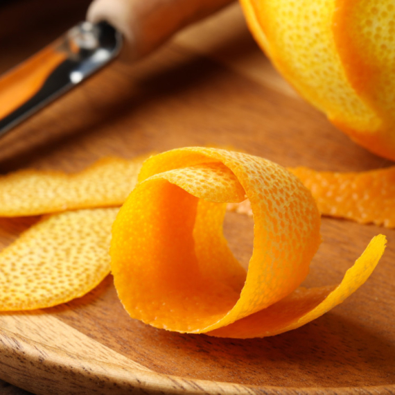 Tri sjajna načina kako da iskoristite koru narandže za biljke