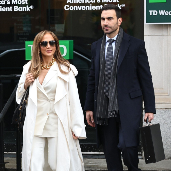 Radio u striptiz klubu i slučajno postao glumac: Ko je "dečko" Dženifer Lopez?