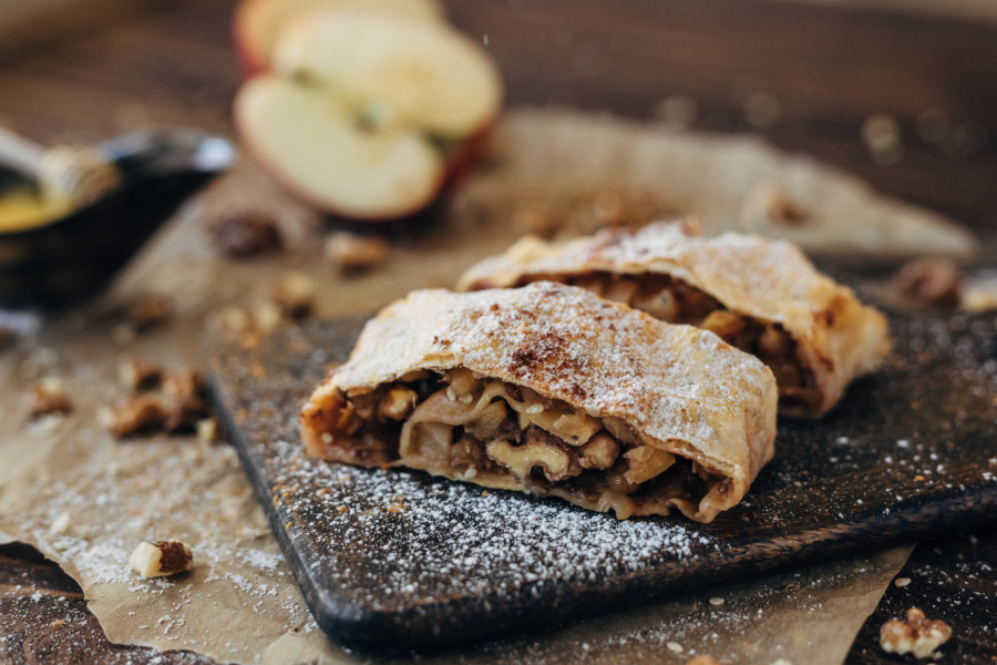 Slatka pita bolja od torte – jeftina, ukusna i pravi se začas