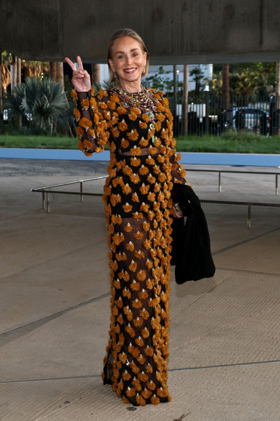 Jednom femme fatale, uvek femme fatale: Ovoj ženi retko ko može da odoli FOTO