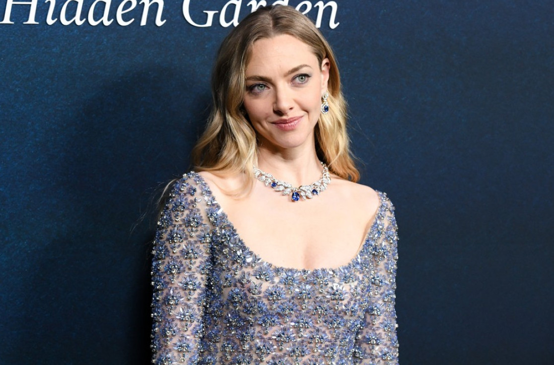 Prodorno plave oči su njen najveći adut, a u ovoj haljini izgleda nestvarno FOTO