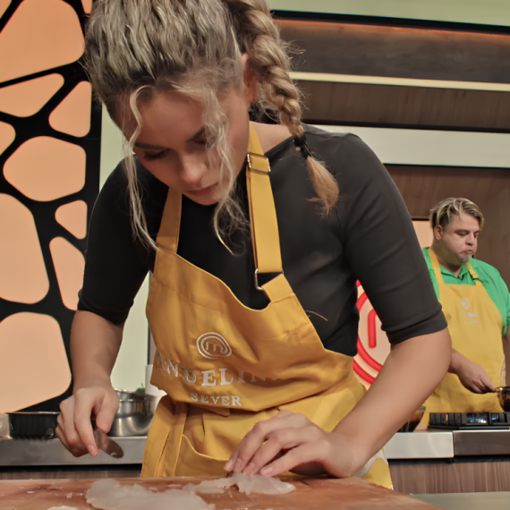 Anđelina se bori sa smuđem, sledi peh za pehom, ali ovako izgleda prava kolegijalnost