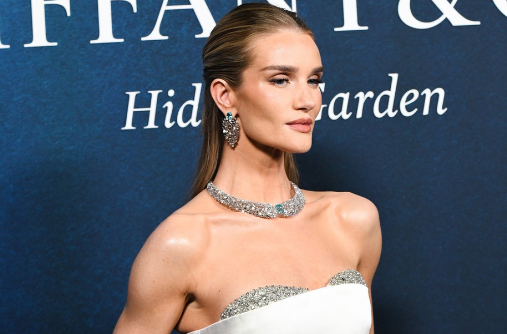 Žena za sva vremena: Njena lepota pala je u drugi plan kad je pokazala mišićave ruke FOTO