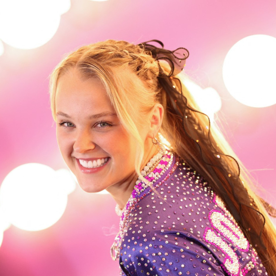 Kontroverzna pevačica sve zbunila: "Volim muškarca, ali nisam heteroseksualna" FOTO