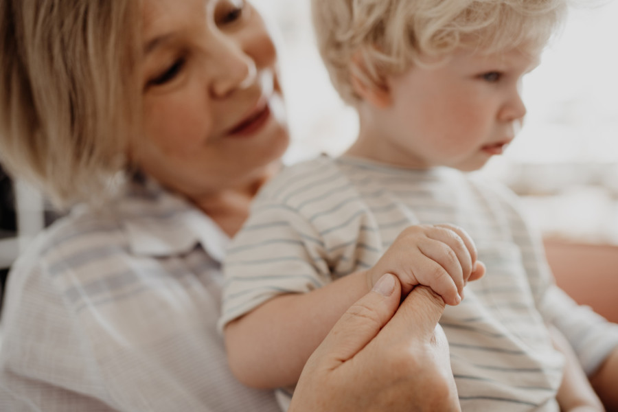 Deca koju rode mame starije od 40 godina imaju ove tri specifične prednosti u životu