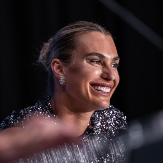 Na terenu neustrašiva, na crvenom tepihu elegantna: Seksi Arina Sabalenka opčinila sve FOTO/VIDEO