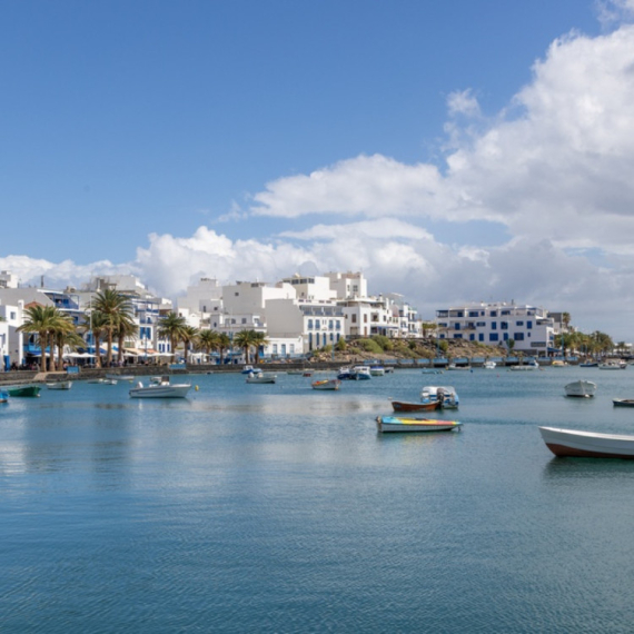 Previsoke cene, vetar i pesak koji leti svuda: Turisti razočarani popularnom destinacijom: "Sa njom je gotovo"