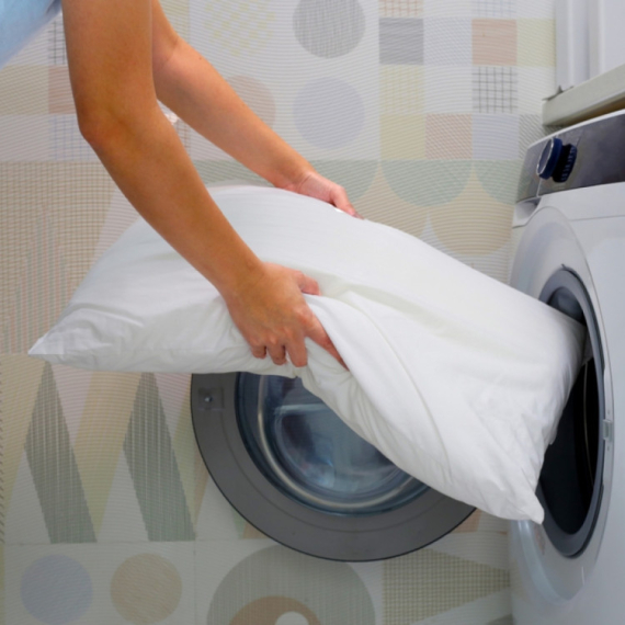 Najjednostavnije pranje jastuka: Biće uvek snežno beli i mirišljavi, samo na jedno pazite