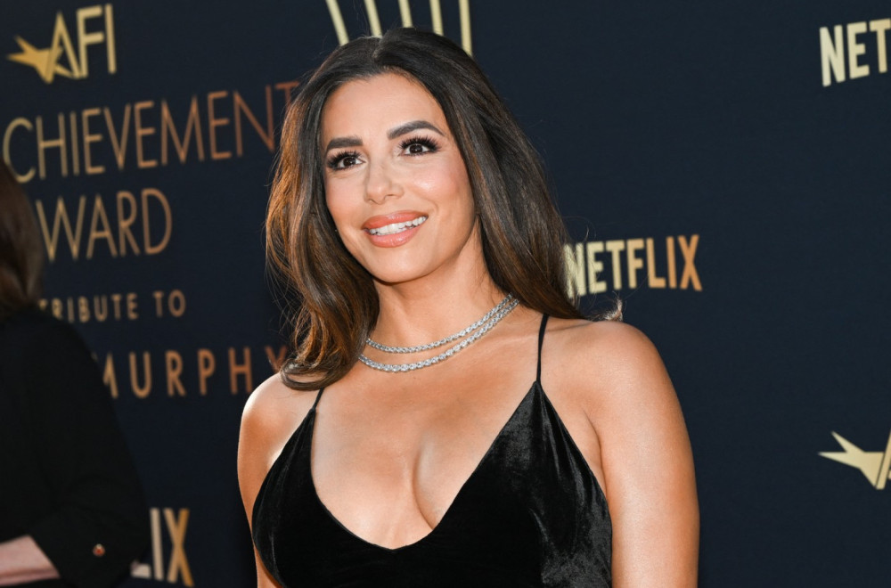 Eva Longorija u nestvarnoj haljini na crvenom tepihu