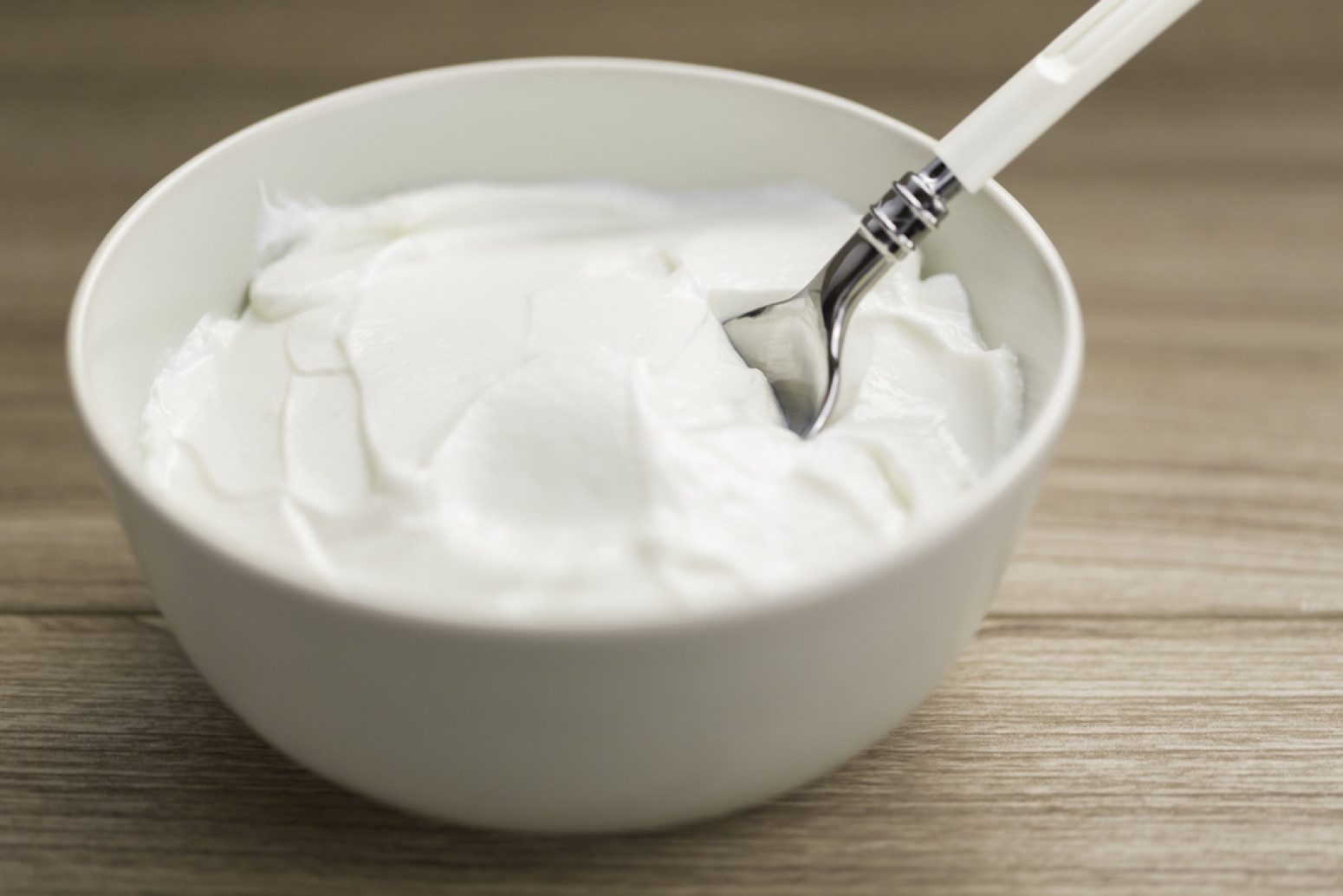 Kako da lakše skinete kilograme nakon 55. godine? Pet namirnica jedite pre spavanja