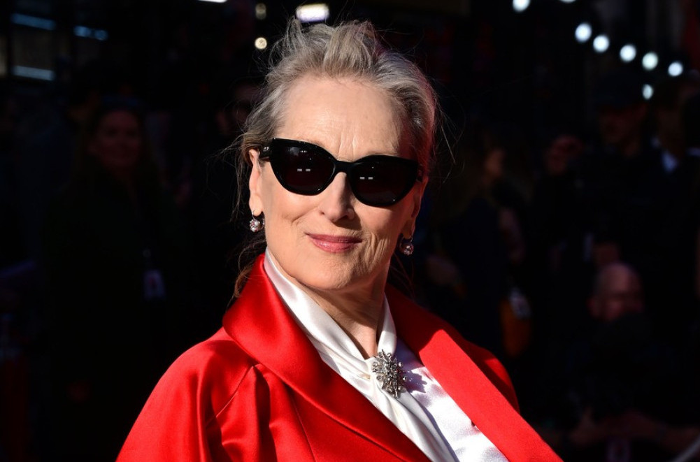 Najveća dama Holivuda je nezaustavljiva: Crvena je njena boja FOTO