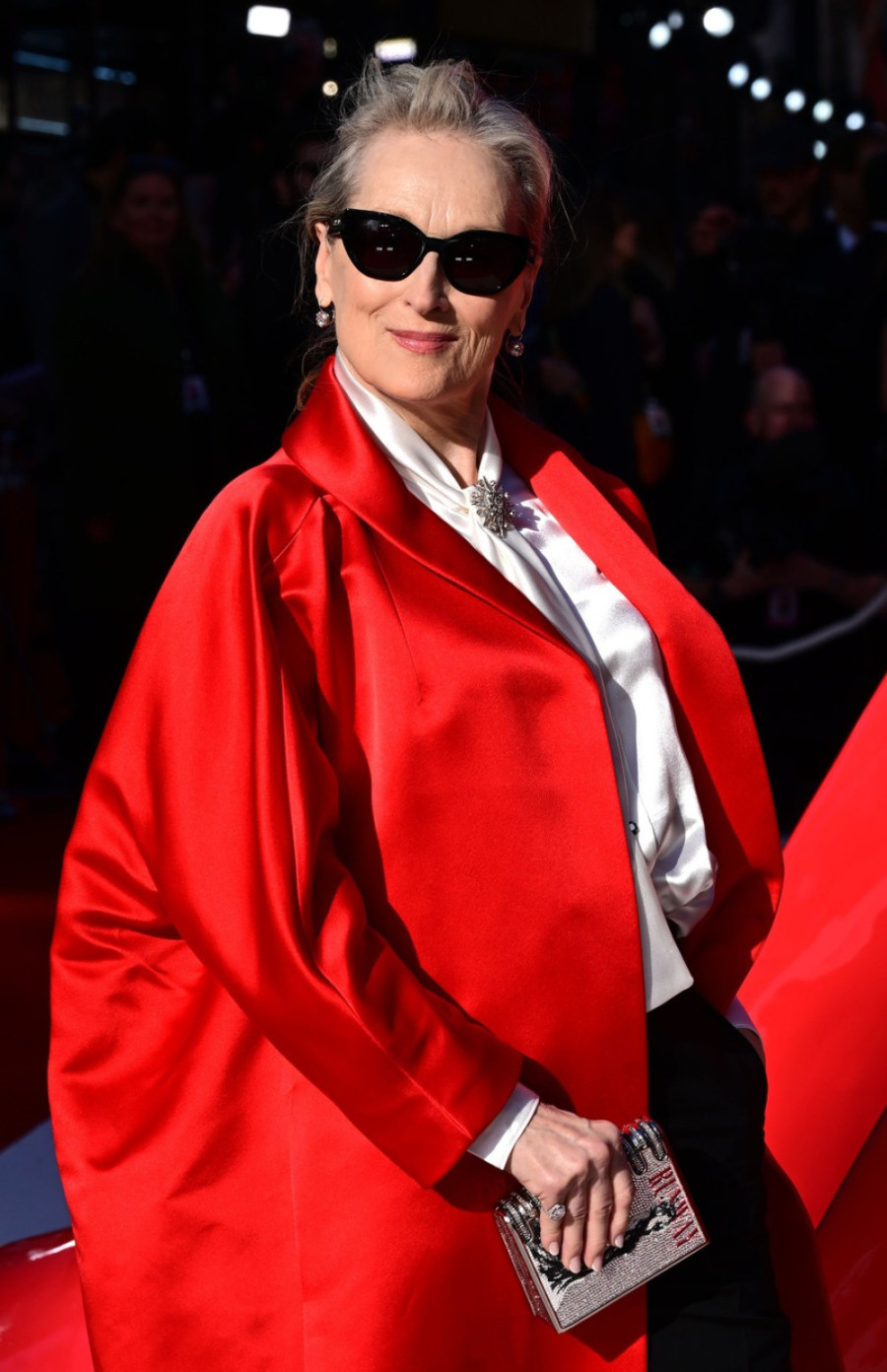 Najveća dama Holivuda je nezaustavljiva: Crvena je njena boja FOTO