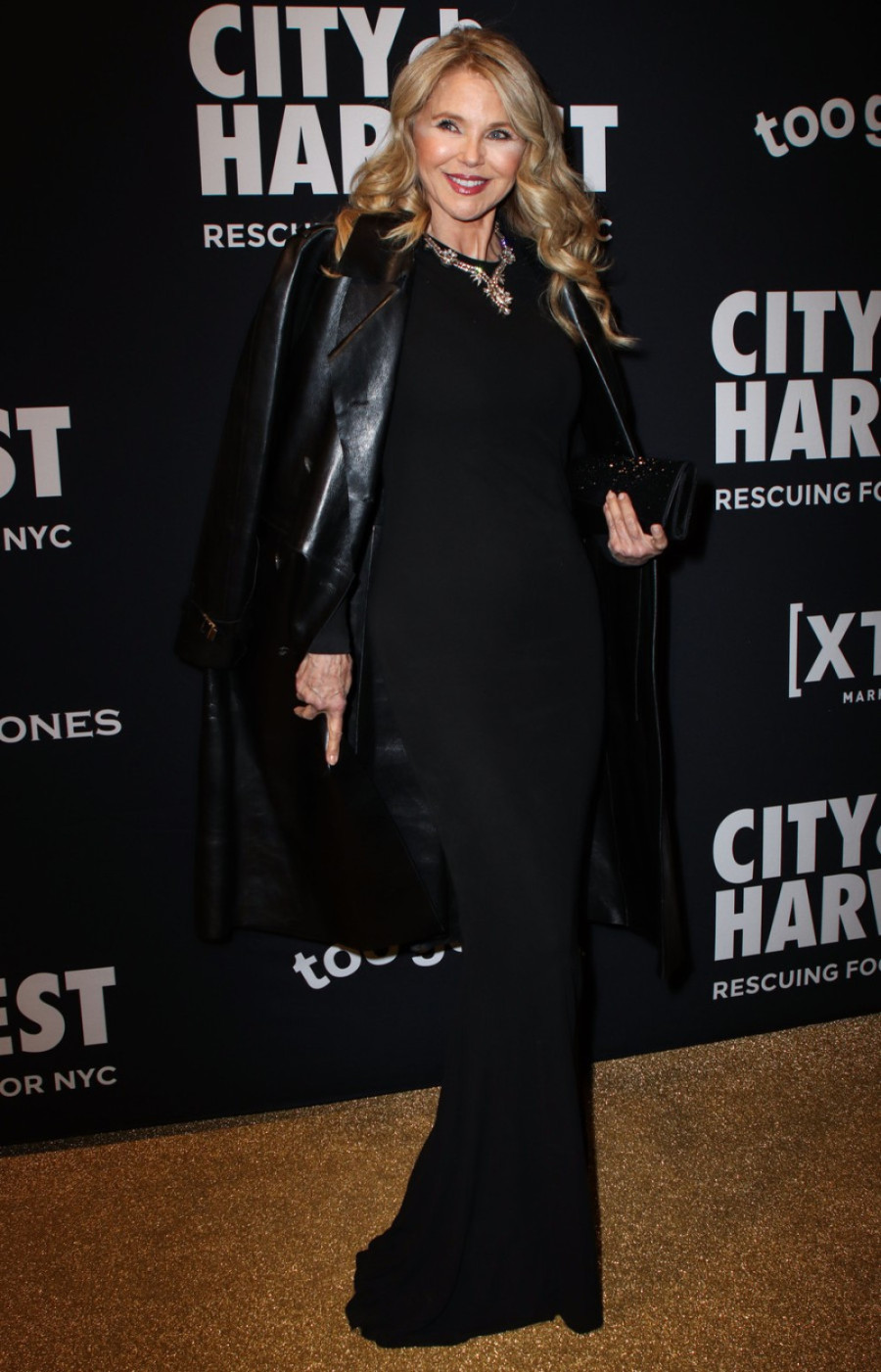 Večita devojčica ipak nije prirodna? Lice slavne manekenke na meti komentara, niko ne zna šta je istina FOTO