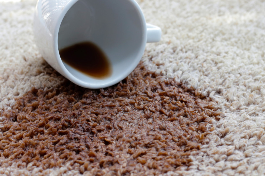 Kako da fleke s tepiha nestanu u nekoliko minuta? Jednostavno, a briljantno VIDEO