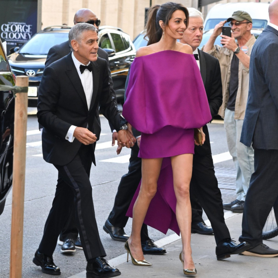 Klunijeva žena "gori" u miniću: Svi kažu jedno – on je pravi srećnik FOTO