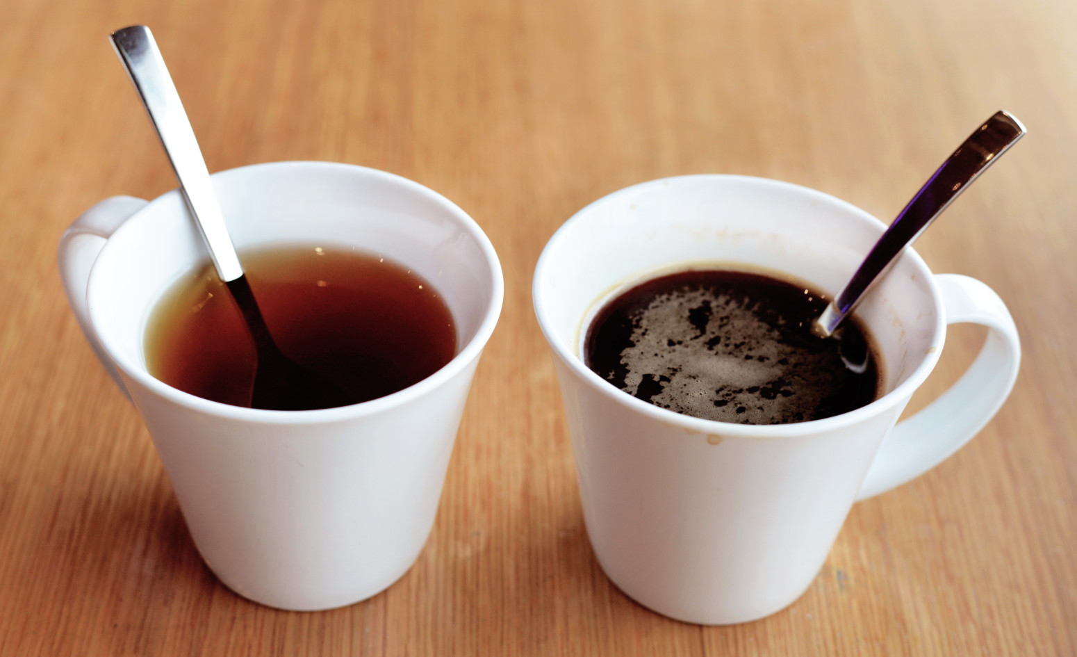 Kako efikasno ukloniti mrlje od kafe ili čaja sa šolje? Agresivna sredstva vam neće biti potrebna
