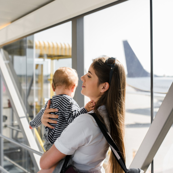 Zašto bi porodice sa decom trebalo poslednje da se ukrcaju u avion prilikom putovanja?
