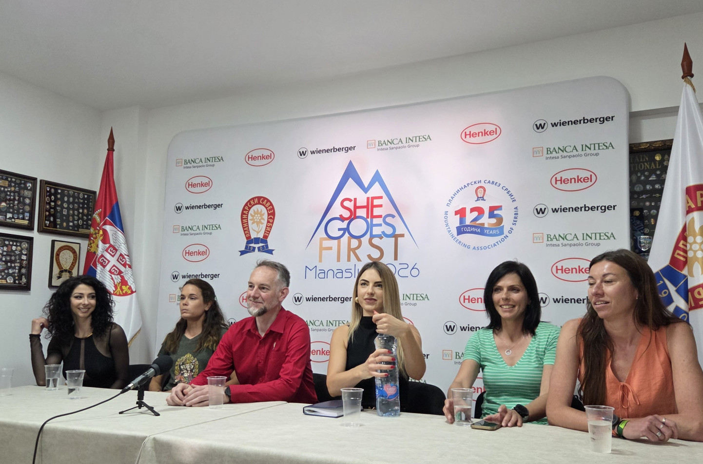Različite životne priče, ali jedan put: Ko su žene koje planiraju da osvoje osmu najvišu planinu sveta? FOTO