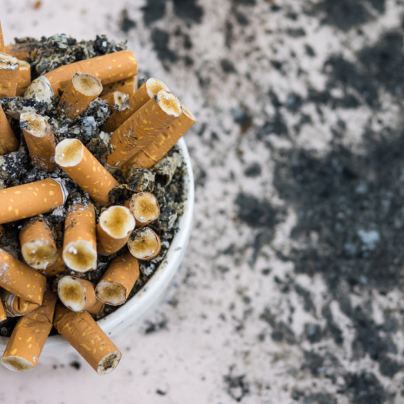 "Anđeo od cigaretnog dima"