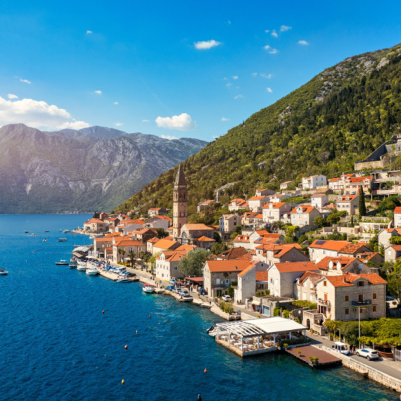 Gde letovati u avgustu bez velikih troškova? Ovo su tri najjeftinije destinacije u Crnoj Gori FOTO