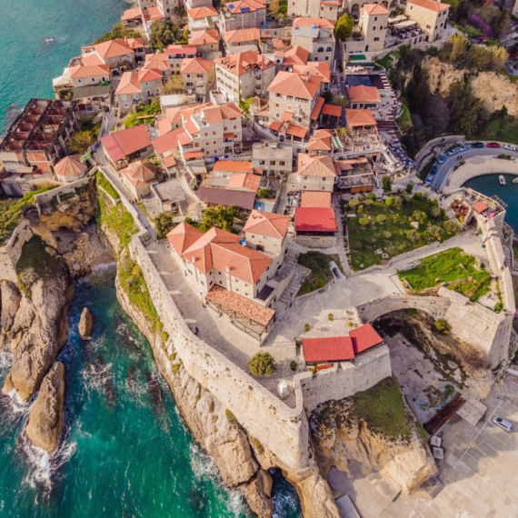 Britanci među potcenjene destinacije svrstali grad s najdužom plažom na Jadranu FOTO