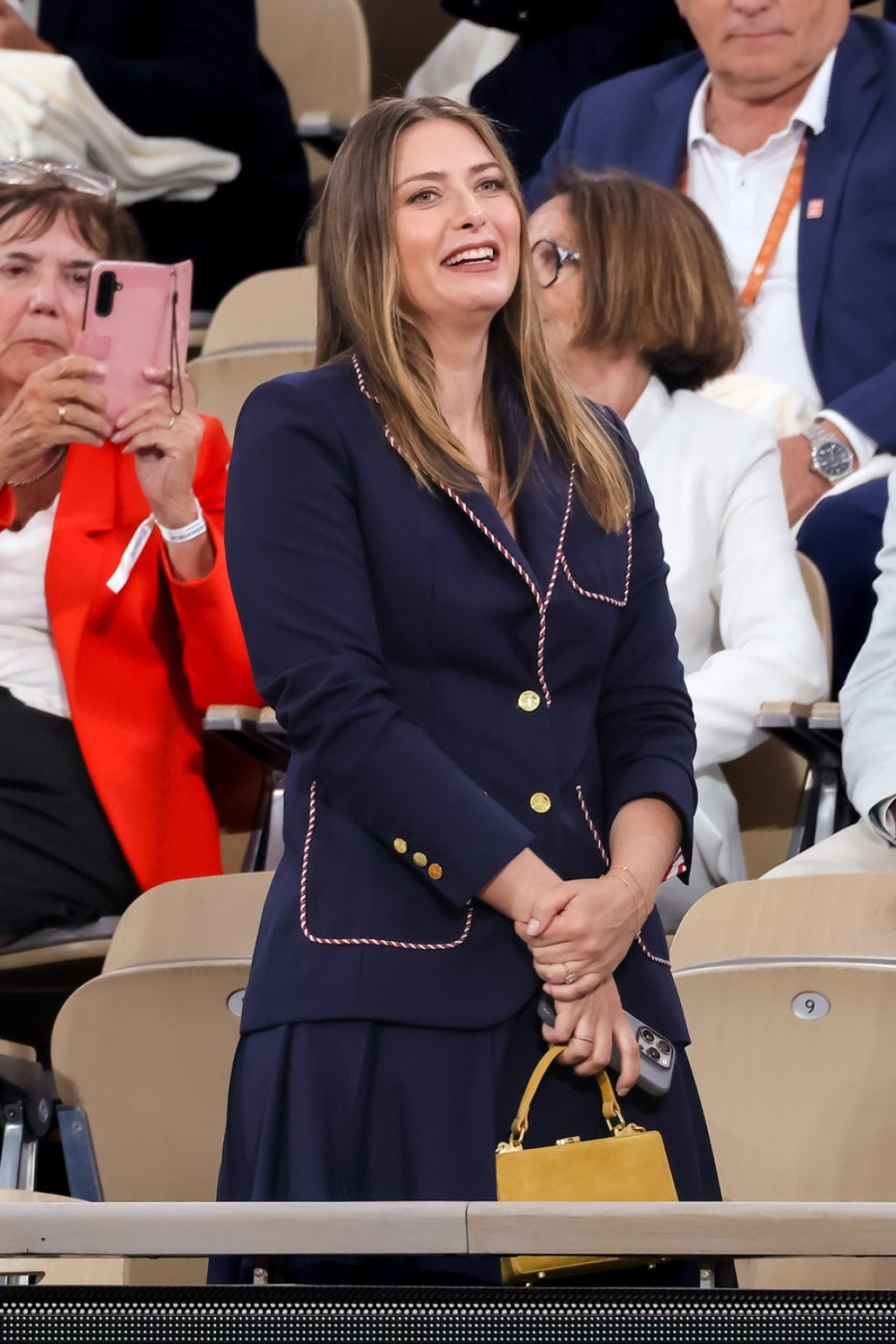 Vratila se Marija Šarapova na Rolan Garos – i bilo je teško skrenuti poglede sa nje FOTO