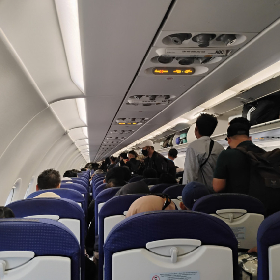 Bračni par razdvojen na putu za Crnu Goru; Krenuli na medeni mesec, na aerodromu ih sačekala neprijatnost