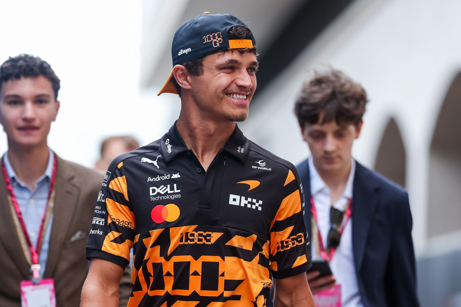 Šampion F1 ljubi seksi plavušu? Njihove fotke kruže mrežama FOTO